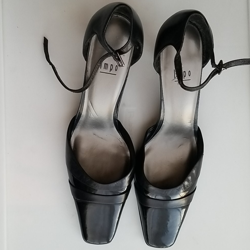 Women's shoes